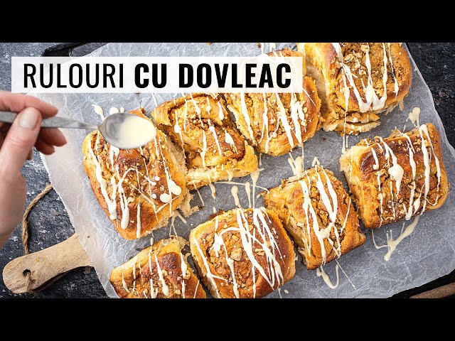 'Video thumbnail for 🎃 Cele mai pufoase RULOURI cu DOVLEAC 😍 din aluat de cozonac, cu glazură de ciocolată albă'