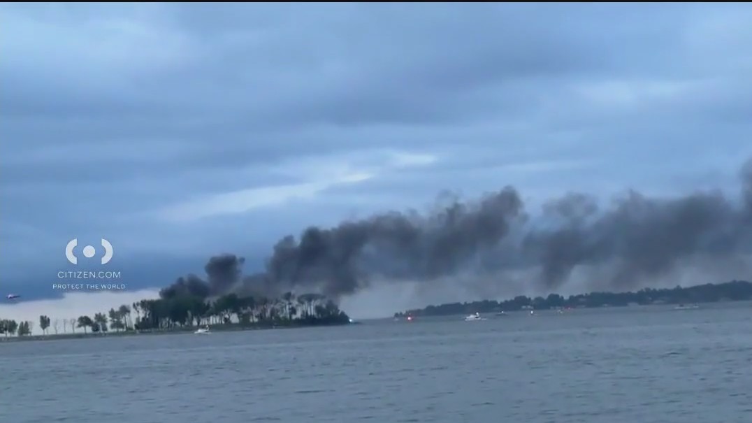 'Video thumbnail for Over 20 rescued from boat fire near Hart Island'