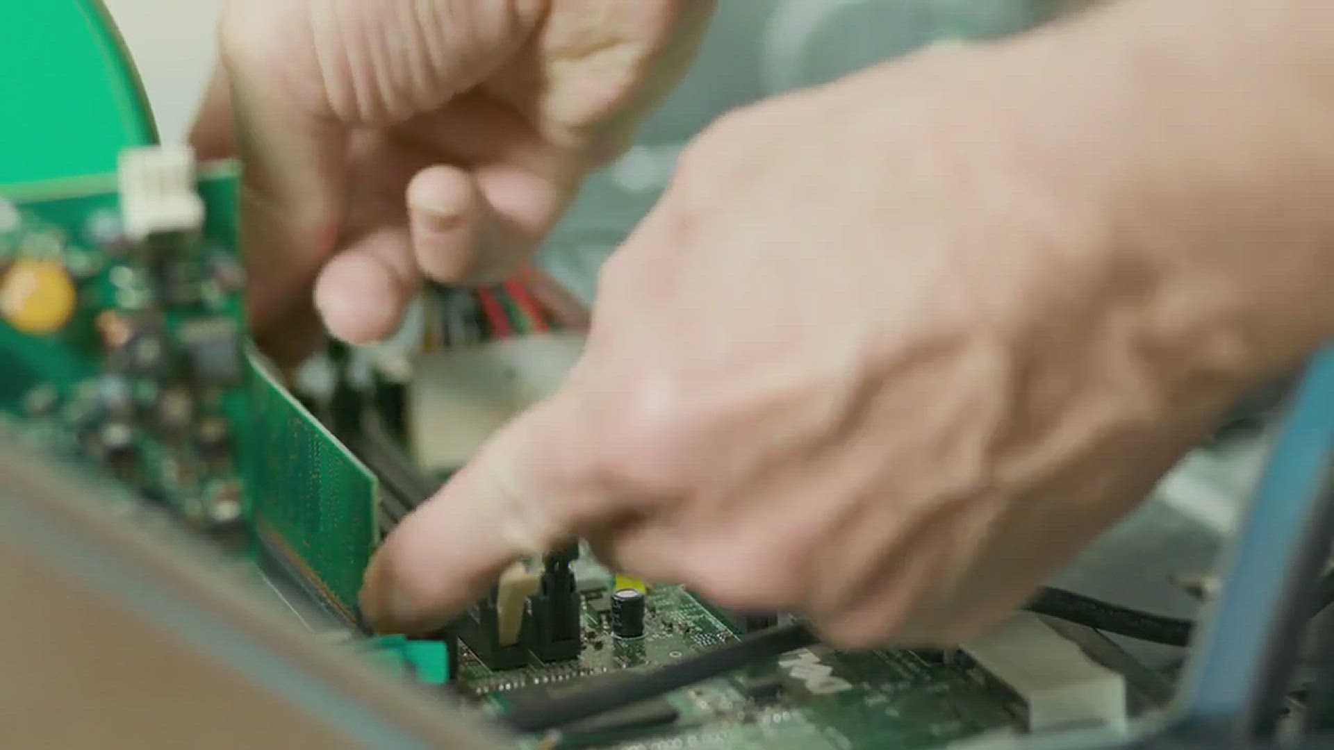'Video thumbnail for What is RAM? Types, Functions, and Importance for Faster Computer Performance'
