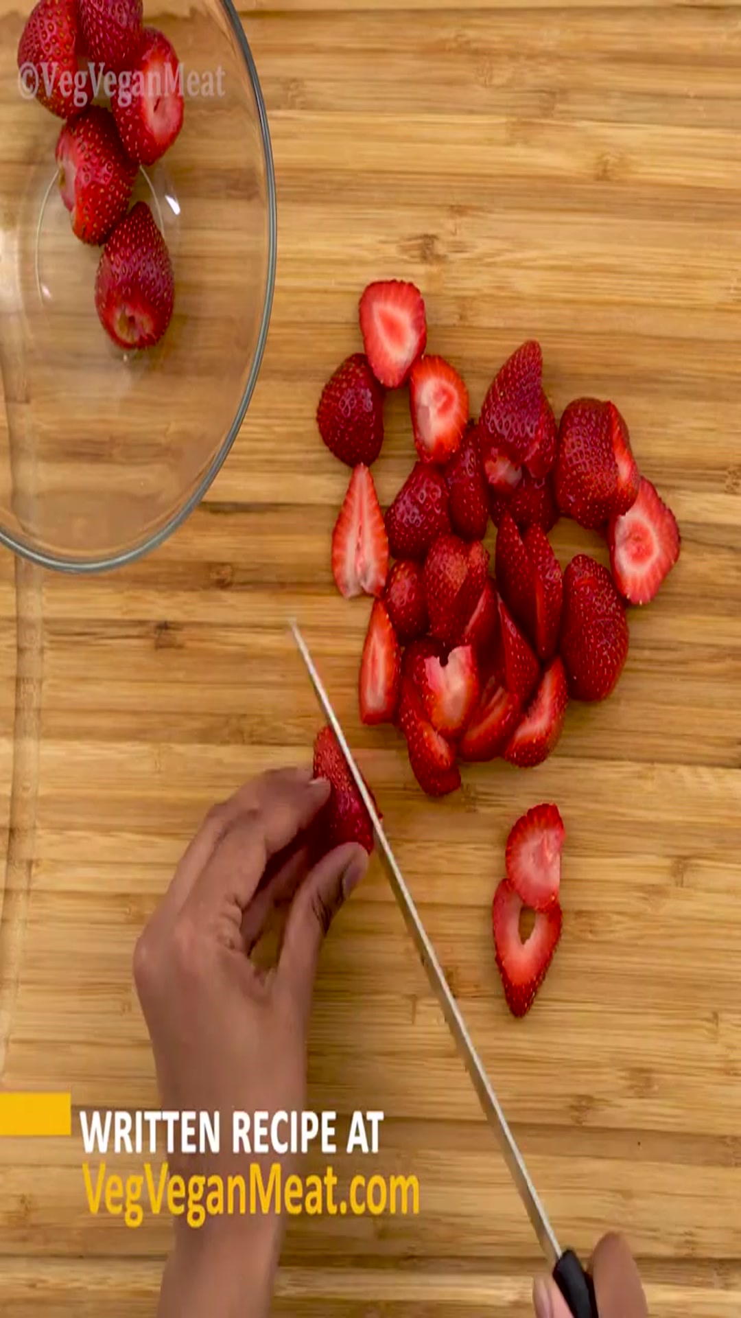 Video thumbnail for Strawberry Juice Recipe at Home with Lemon Juice and without Milk (720p 24fps)