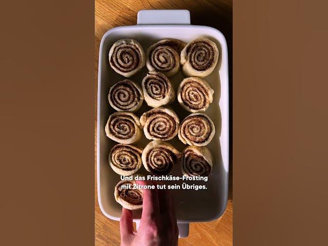 'Video thumbnail for Das beste Rezept für warme, saftige Croissant Cinnamon Rolls #shorts'