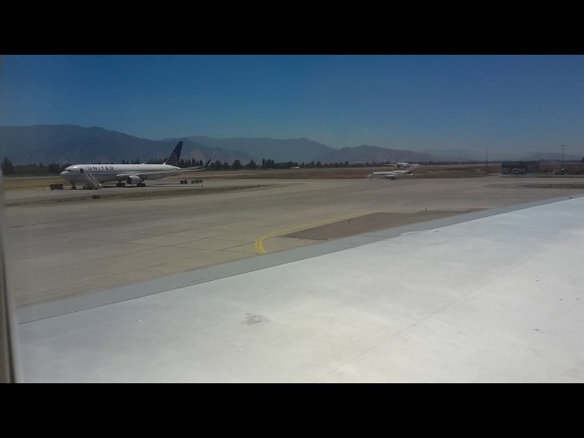 Video thumbnail for Santiago Chile QF28 takeoff