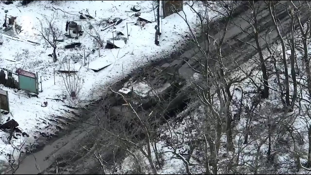 'Video thumbnail for First Combat Deployment of American M1A1 Tanks Given to Ukraine Against Russian Forces'