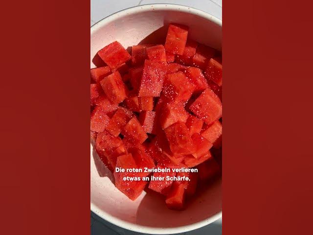 'Video thumbnail for Dieser Sommersalat ist SO erfrischend 👆🍉 #shorts'