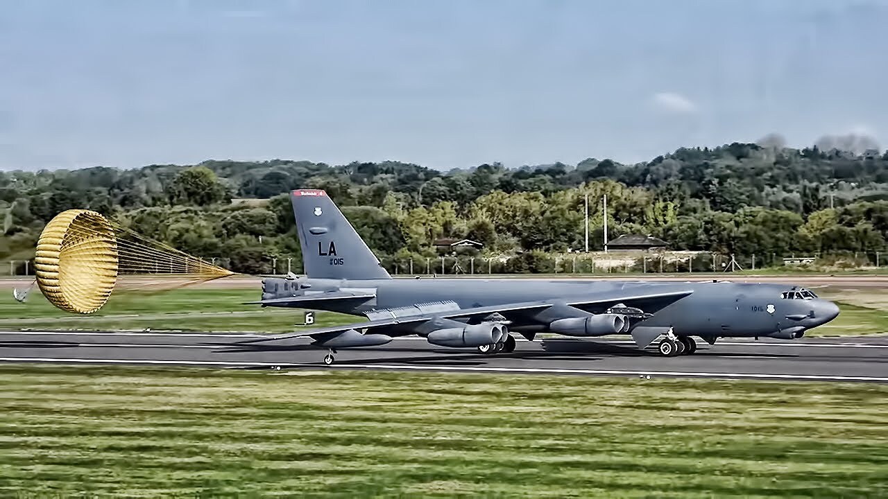 Video thumbnail for B-52 Bomber Lands In The United Kingdom
