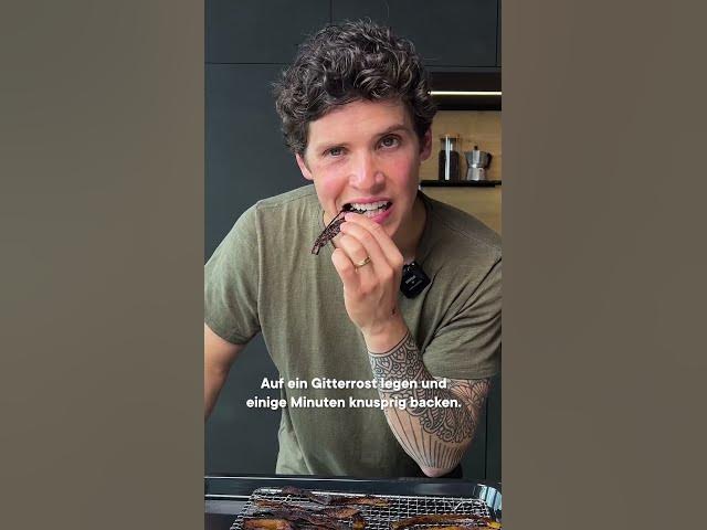 'Video thumbnail for SO macht @Max_LaManna aus Bananenschalen KNUSPRIGEN Bacon! 🤯 #shorts'