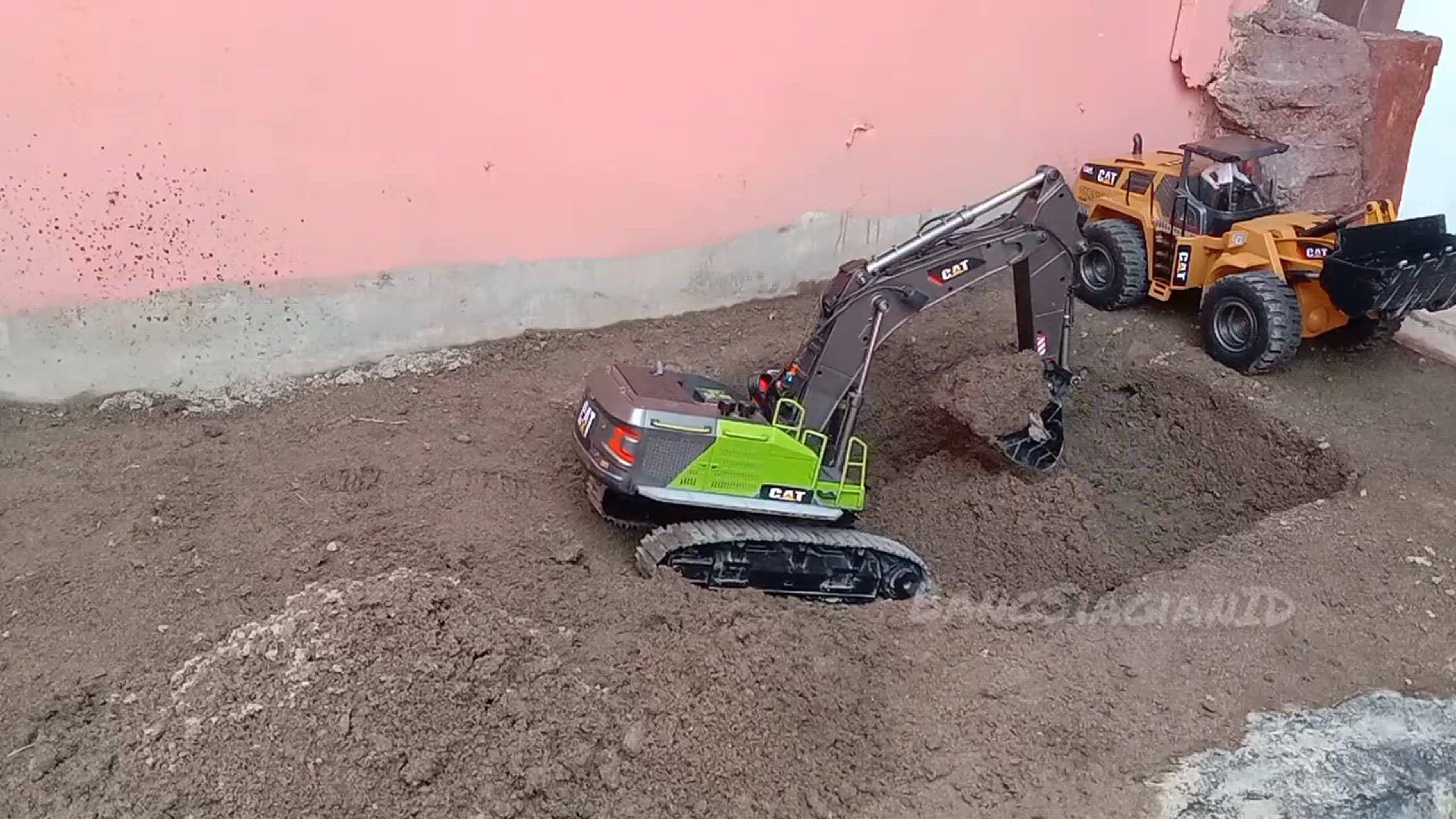 'Video thumbnail for RC Excavator CAT Excavation Project Work | BangSiagianID'
