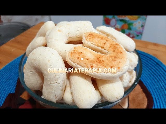 'Video thumbnail for BISCOITO MINEIRO CHIPA PÃO DE QUEIJO - RECEITA MUITO FÁCIL'