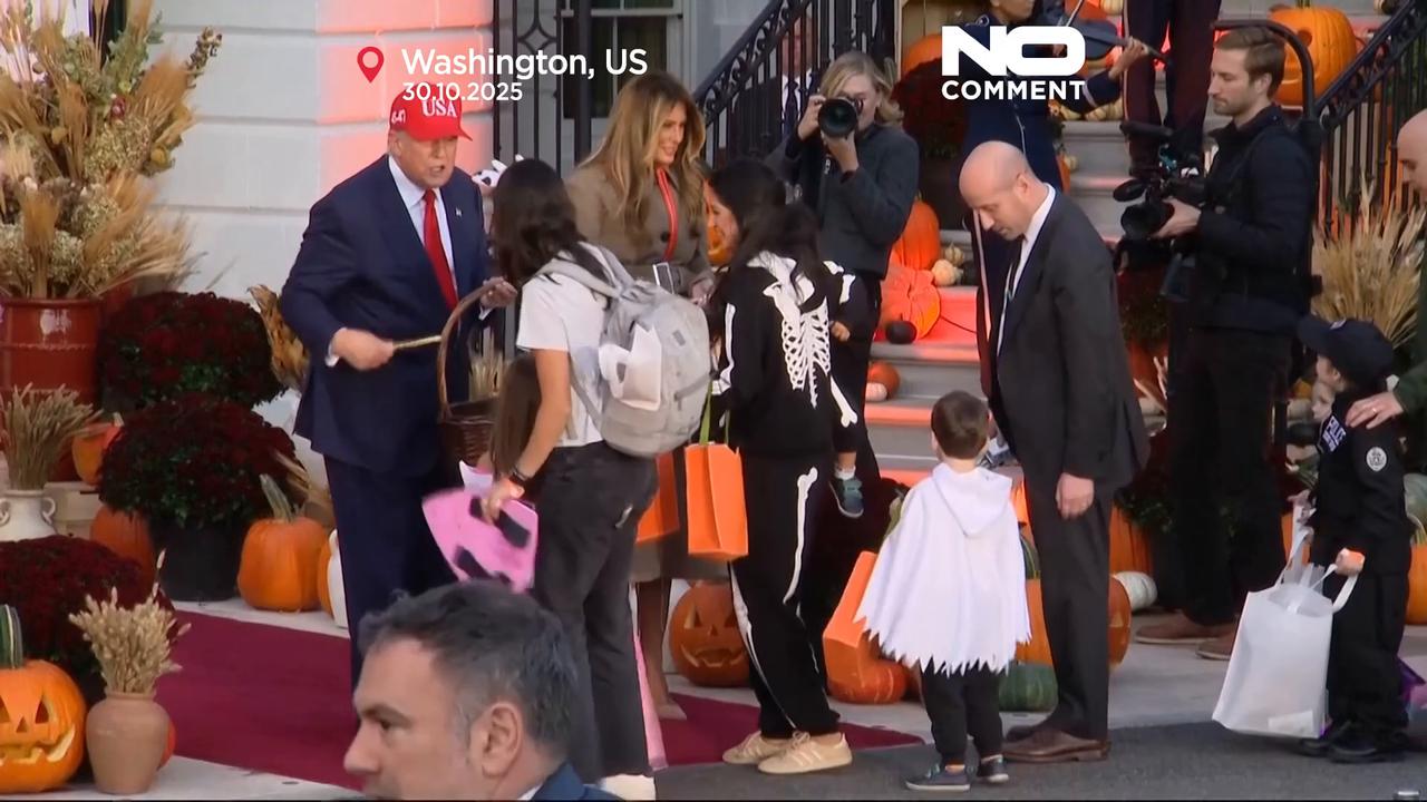 Video thumbnail for Trump and first lady hand out candy at White House Halloween celebration