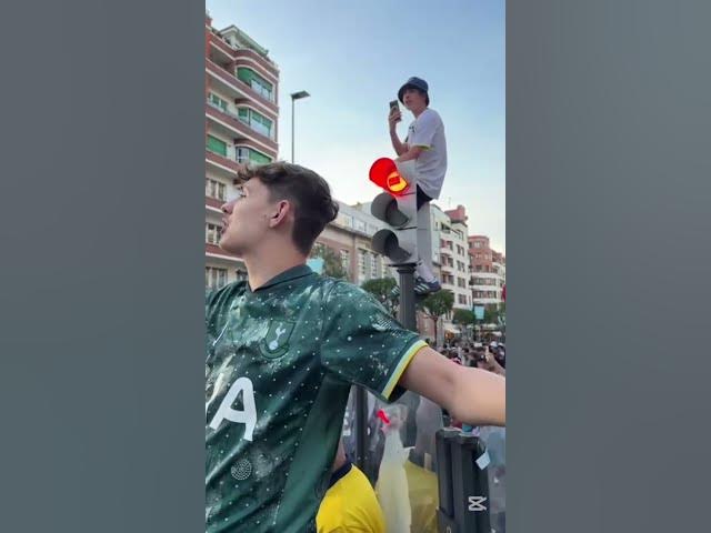 'Video thumbnail for English football fans live it up in Bilbao for the Europa League final'