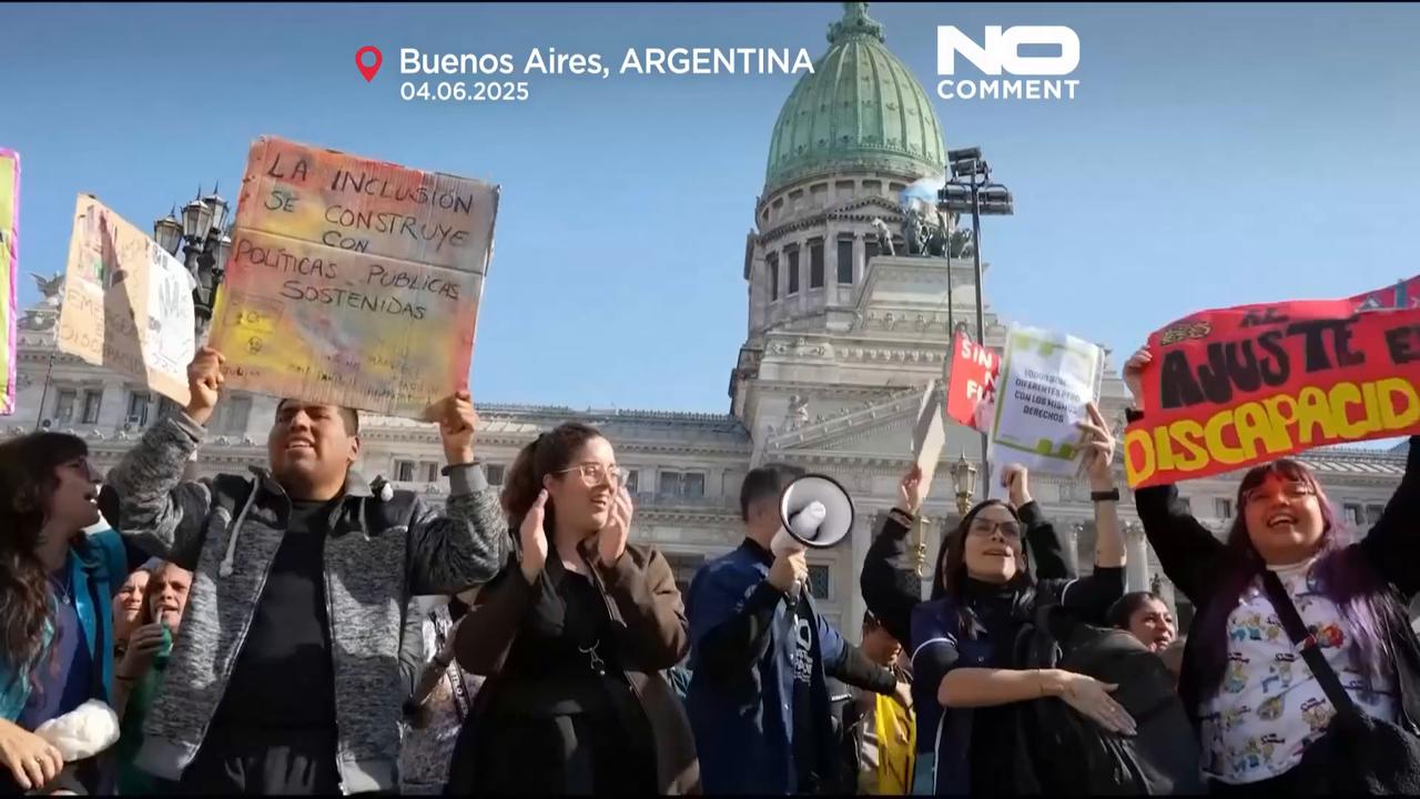 'Video thumbnail for Protesters urge reform as Argentina considers welfare emergency bill'