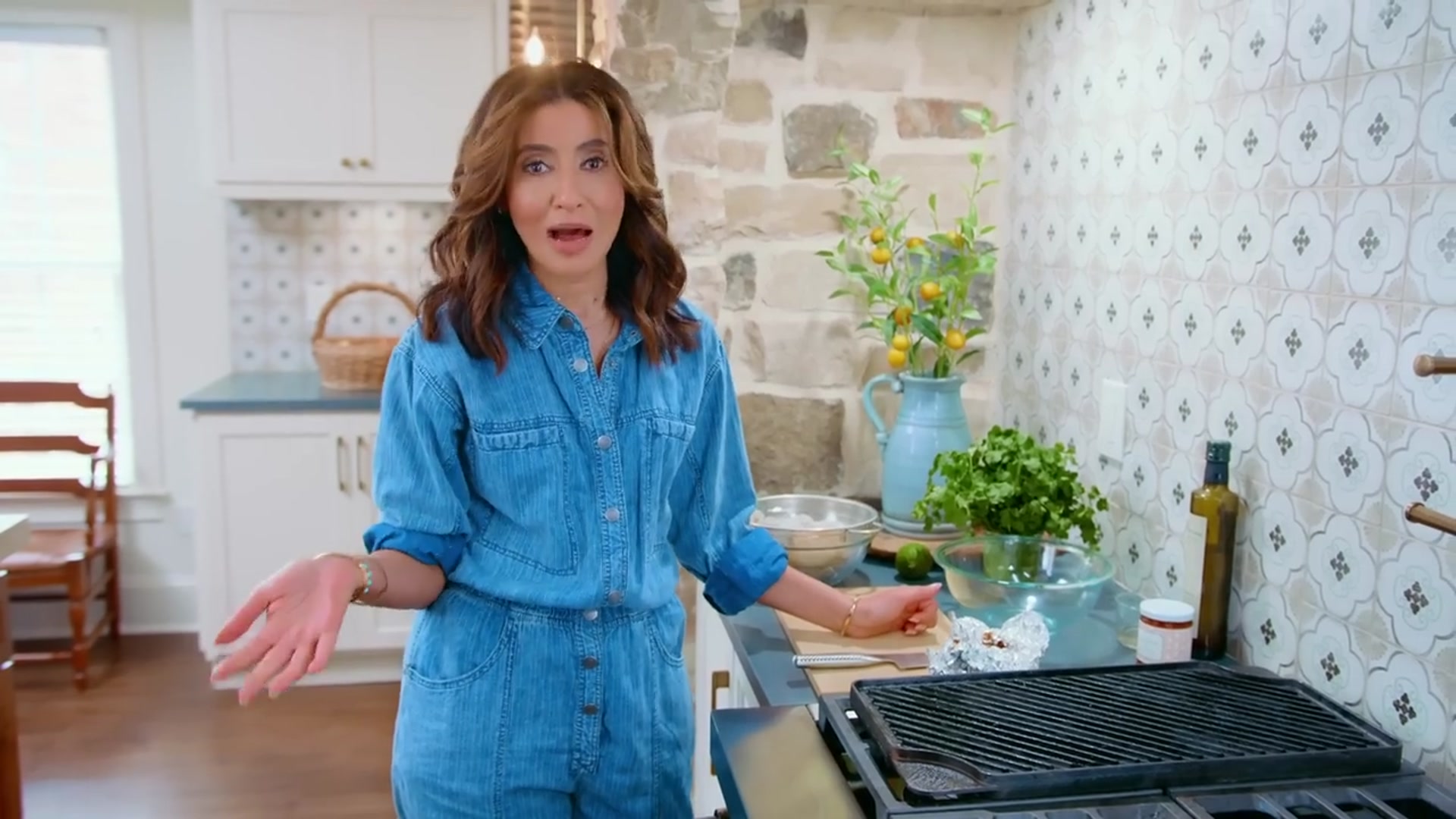 Video thumbnail for Cilantro Lime Shrimp Recipe ¦ Easy Shrimp Recipe (Ready in 20 Minutes) (720p 24fps)