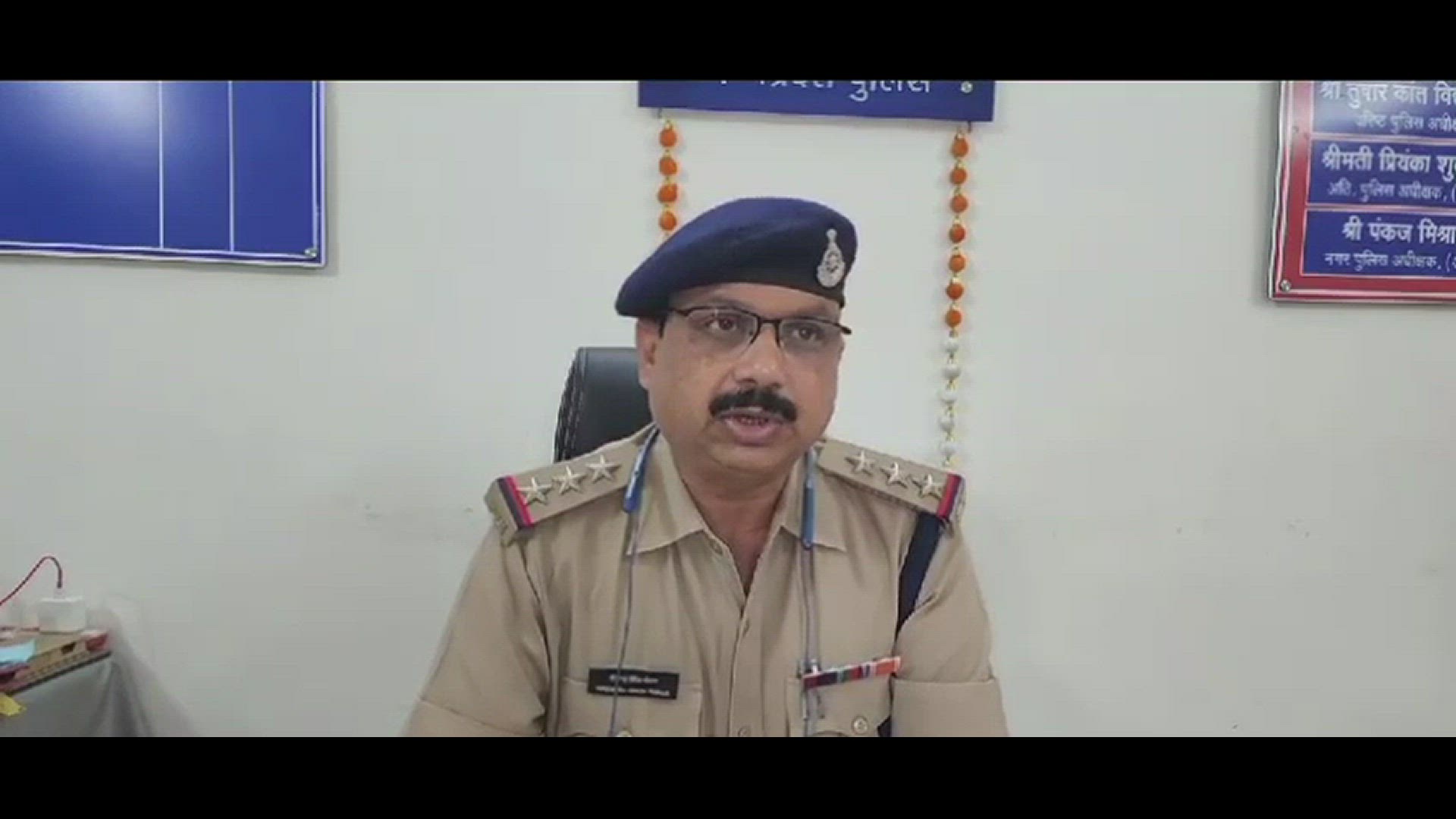 'Video thumbnail for Jabalpur News : जबलपुर पुलिस की अनोखी पहल वृद्ध महिला का मनाया गया जन्मदिन।'