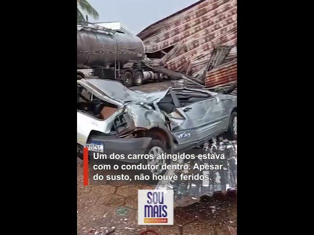 'Video thumbnail for Chuvas fortes com vento 'ameniza' calor e causa estragos em cidades do Tocantins - Taboção'
