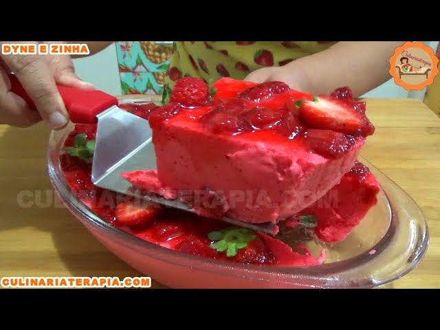 'Video thumbnail for Sobremesa Mousse Fácil de Morango com Geleia - Dyne e Zinha'