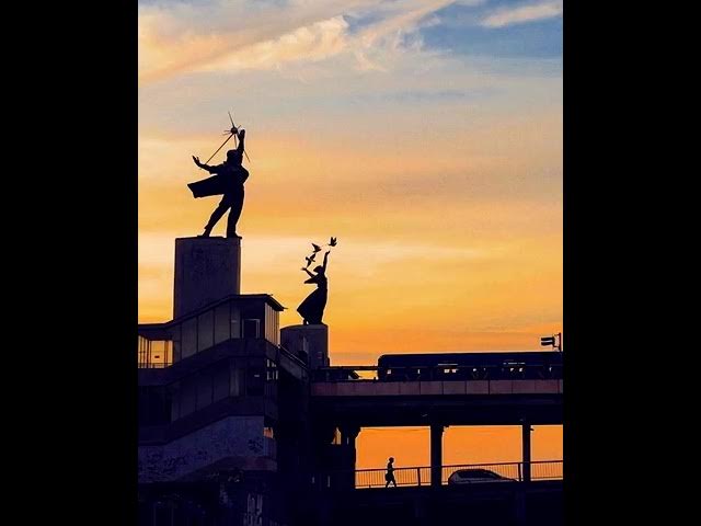 Video thumbnail for This City Never Sleeps