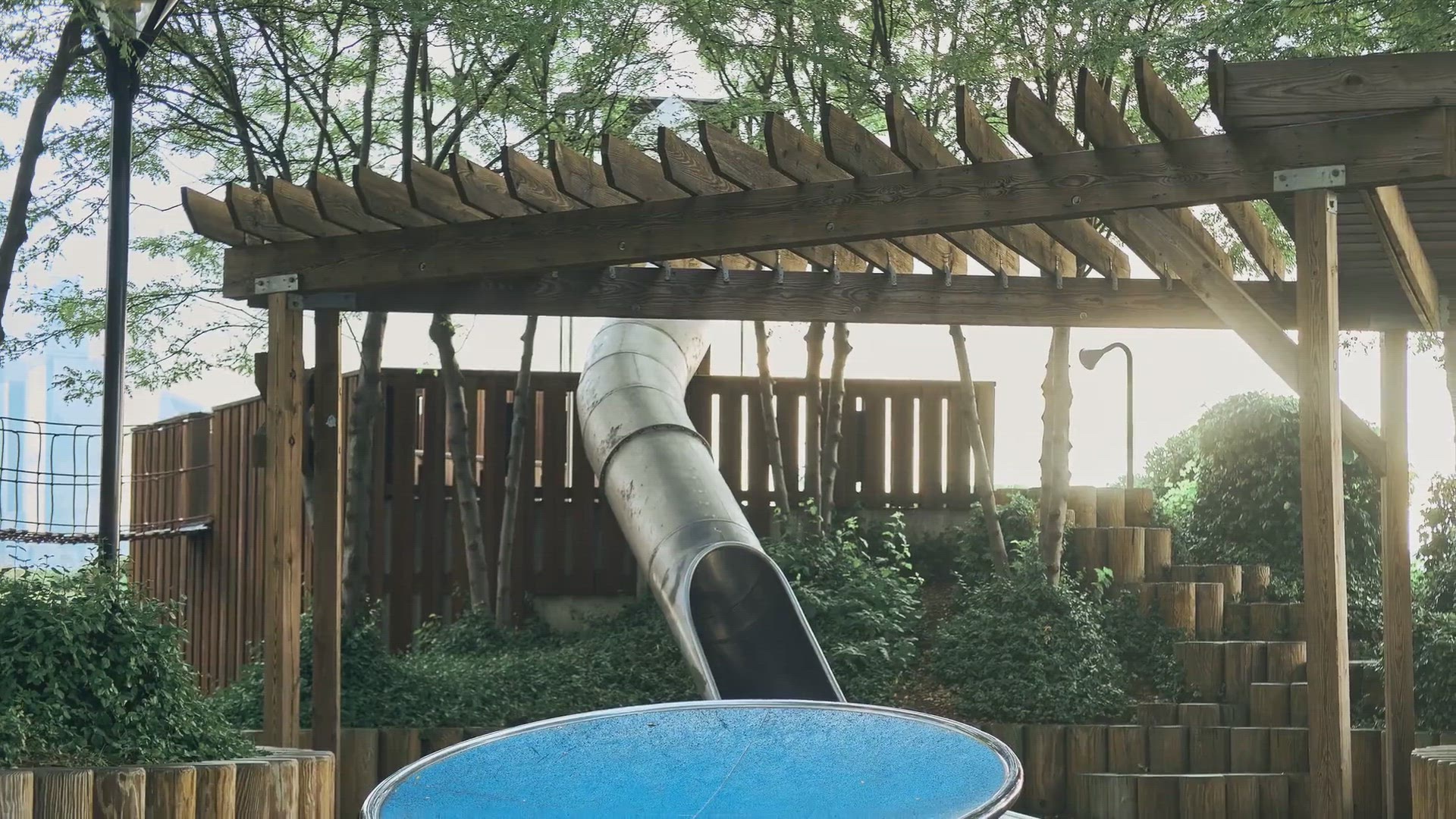 Video thumbnail for Tampa Parks Close as Tropical Storm Milton Approaches