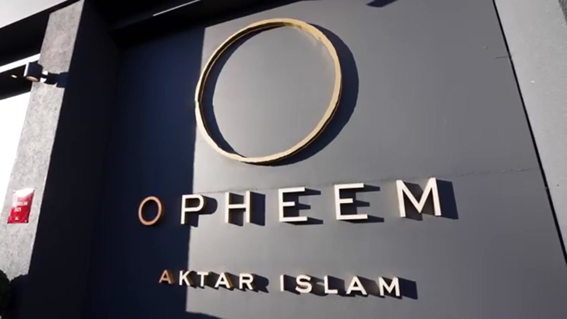 'Video thumbnail for Most Expensive Indian Food In England! Two Michelin Star Indian Fine Dining!'