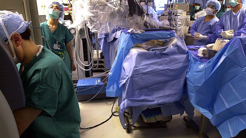 'Video thumbnail for Robotic surgery performed remotely from the U.S. on a patient in Africa'