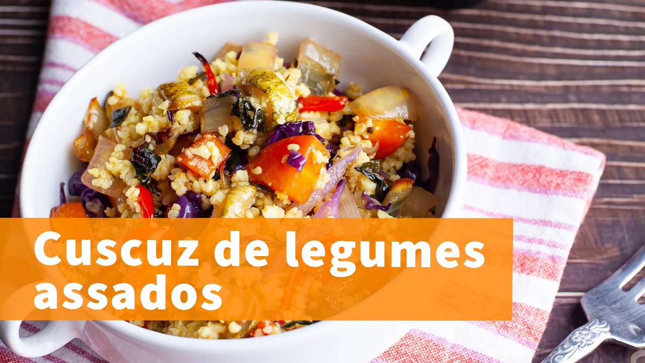 'Video thumbnail for Receita MUITO saudável e fácil - Cuscuz com legumes assado delicioso!'