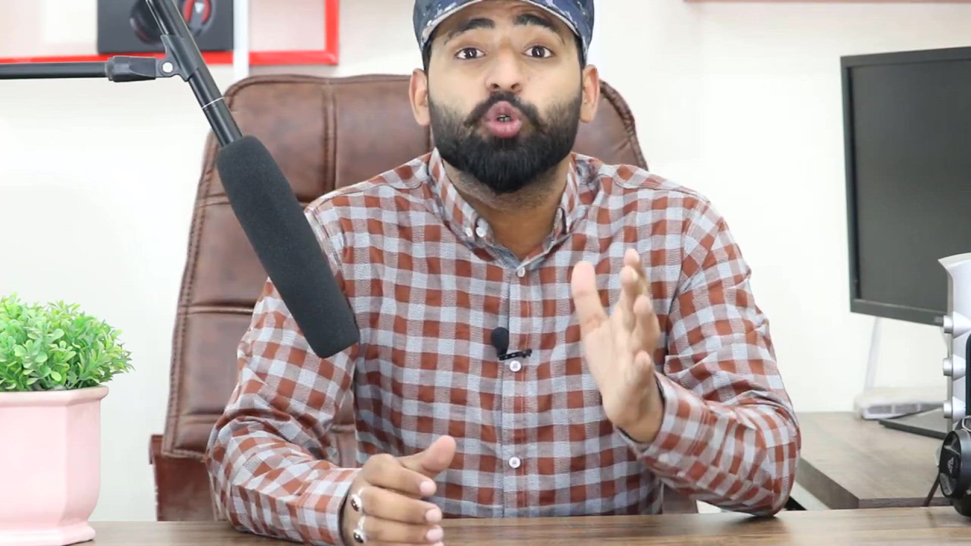 'Video thumbnail for 6 Best Niche for Blogging in 2023 _ Low Competition Niche _ High Traffic Niches'
