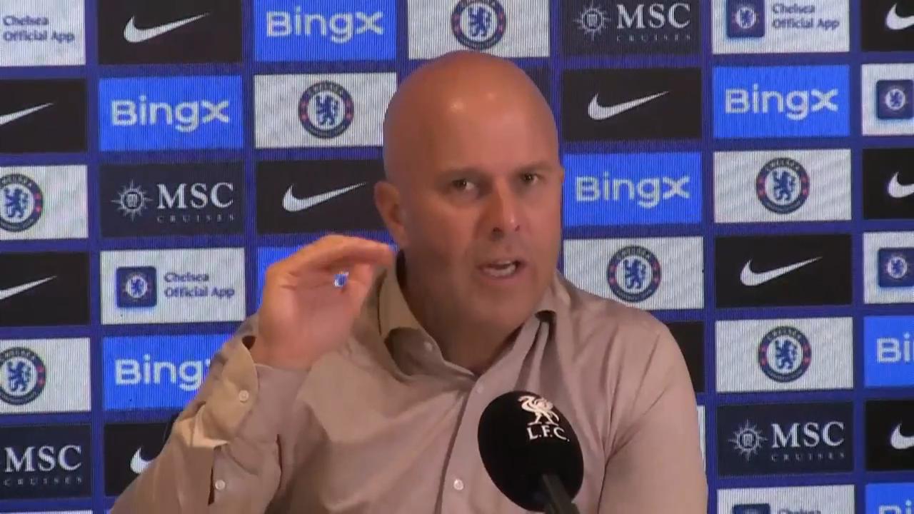 Video thumbnail for 'Mo is human' - Slot defends Salah after defeat to Chelsea
