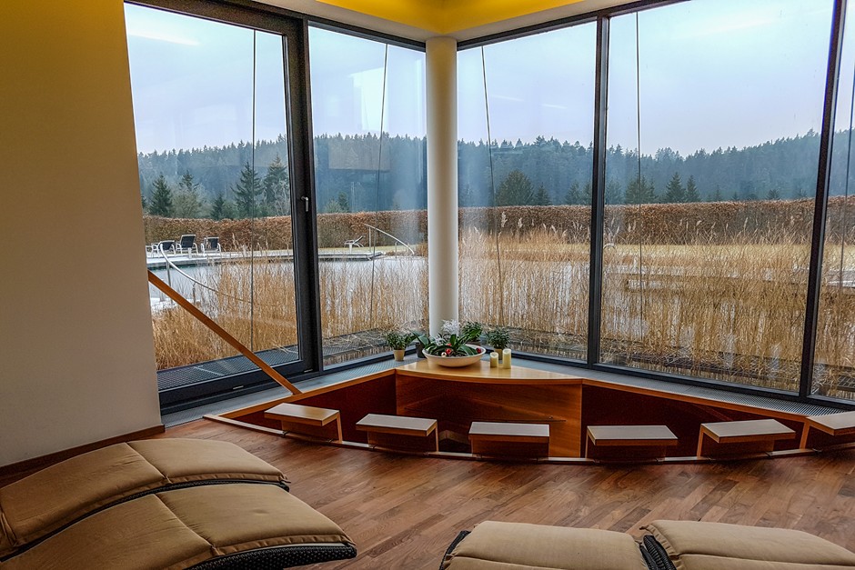 'Video thumbnail for Hotel Schwarz Alm in Zwettl im Winter - Anzeige'