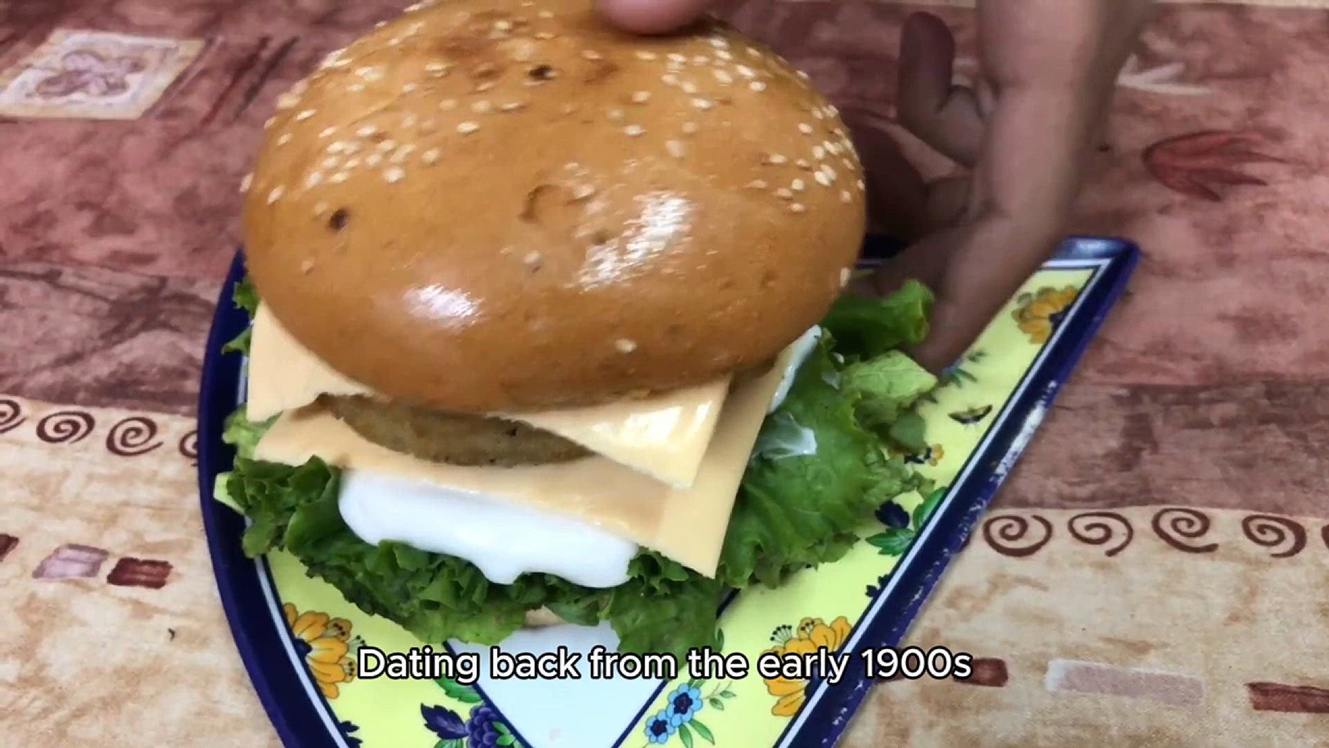 Video thumbnail for Cheeseburger