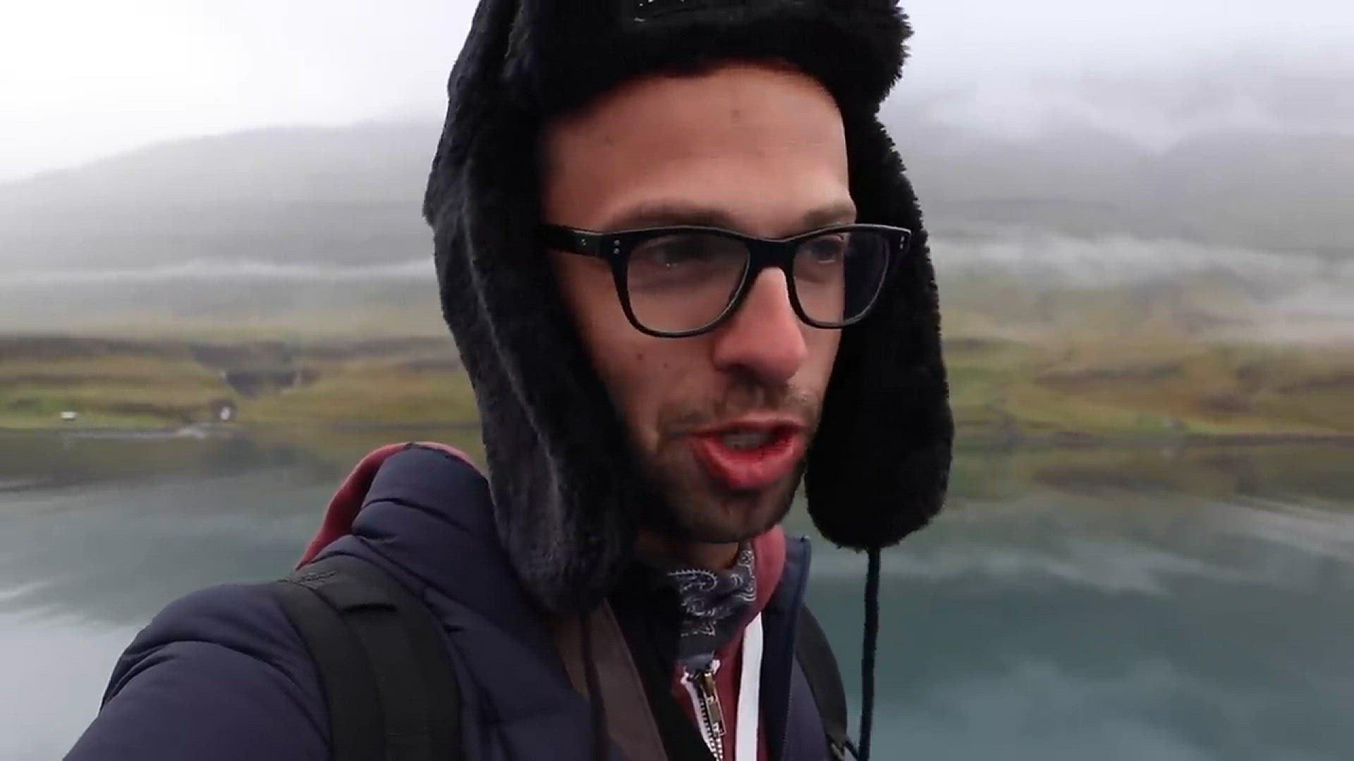 'Video thumbnail for Explorando a Islândia de Carro: Roteiro Incrível Pelas Belezas Naturais 🚗❄️'