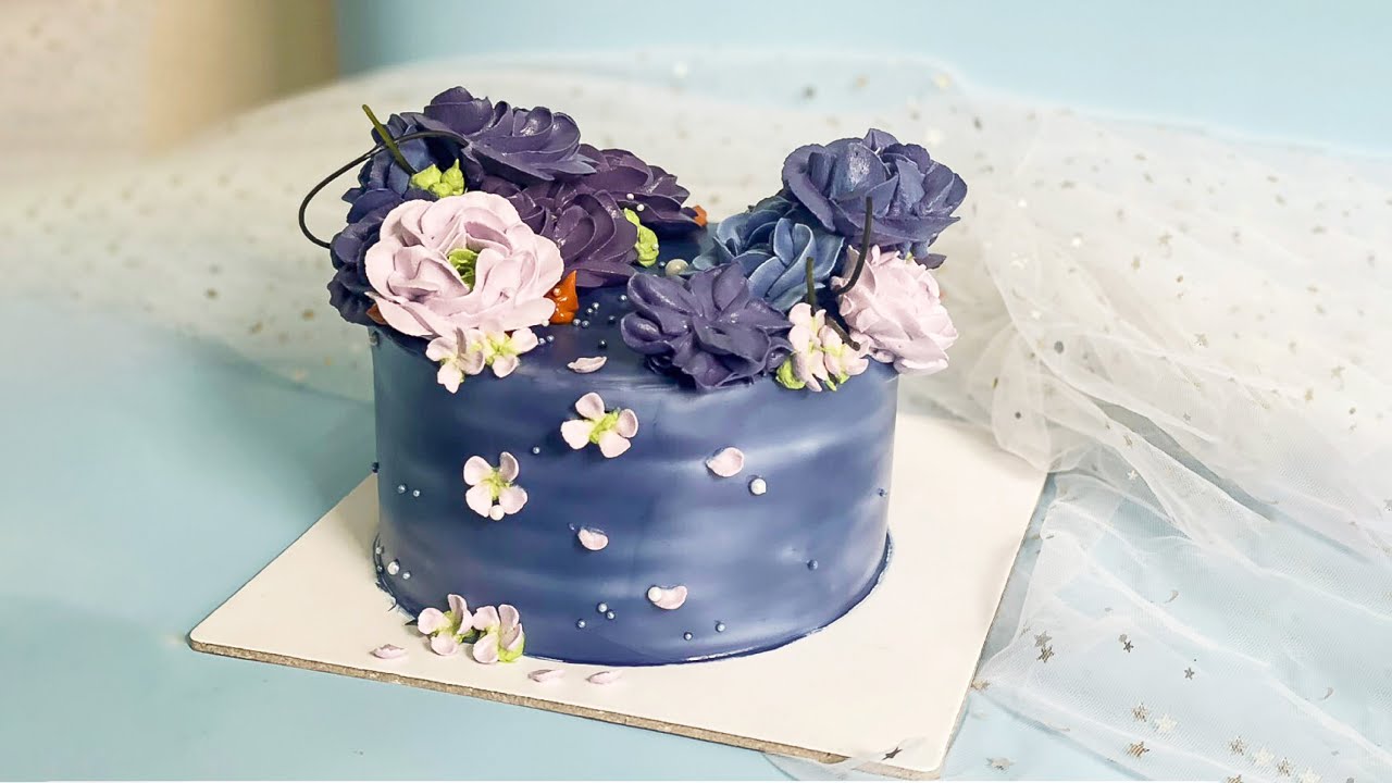 Video thumbnail for Blue flower cake decoration for birthday