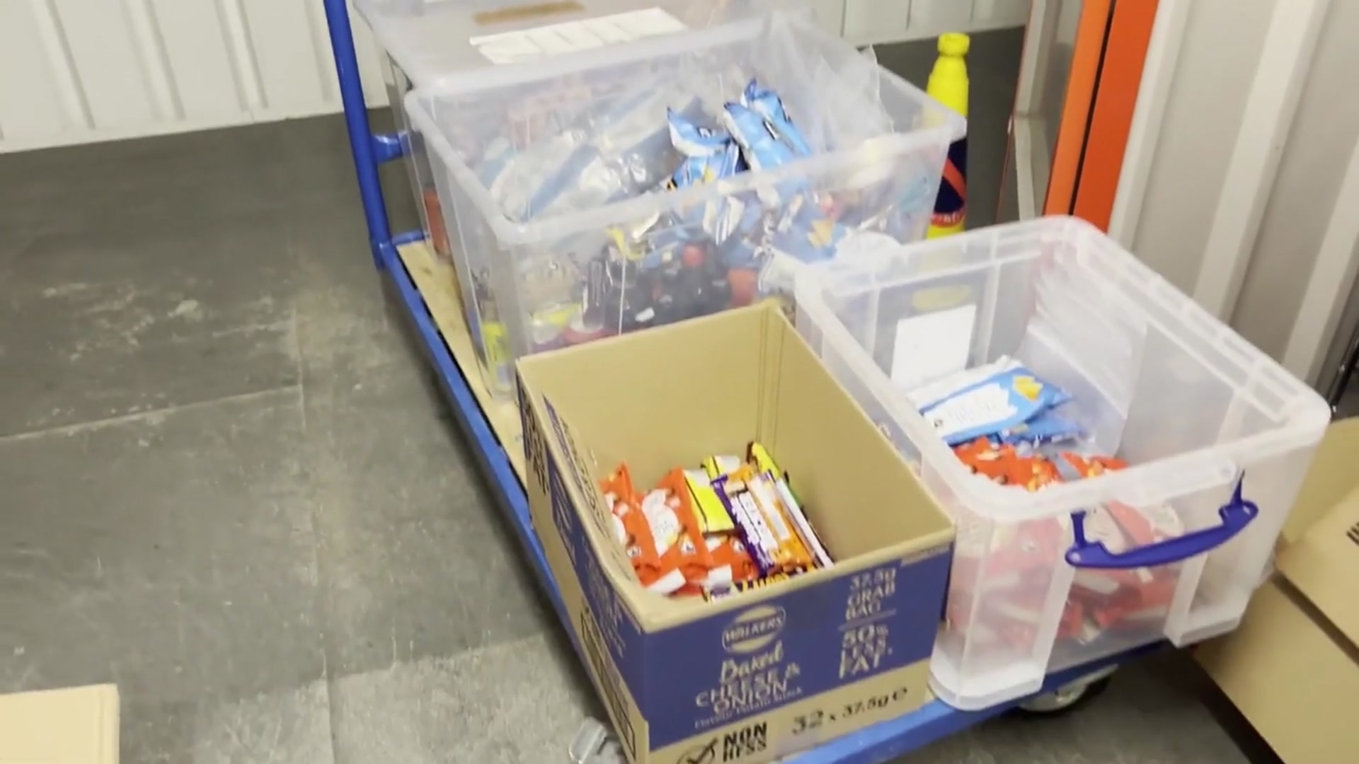'Video thumbnail for Money Making Meg: dad helps me restock vending machine business! snacks, sodas, and more'