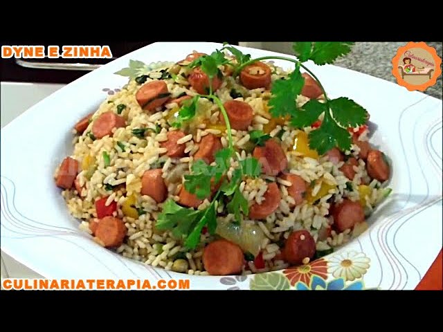 'Video thumbnail for Aprenda a Fazer Arroz com Salsichas e Legumes em Uma Panela Só - Almoço Fácil e Econômico'