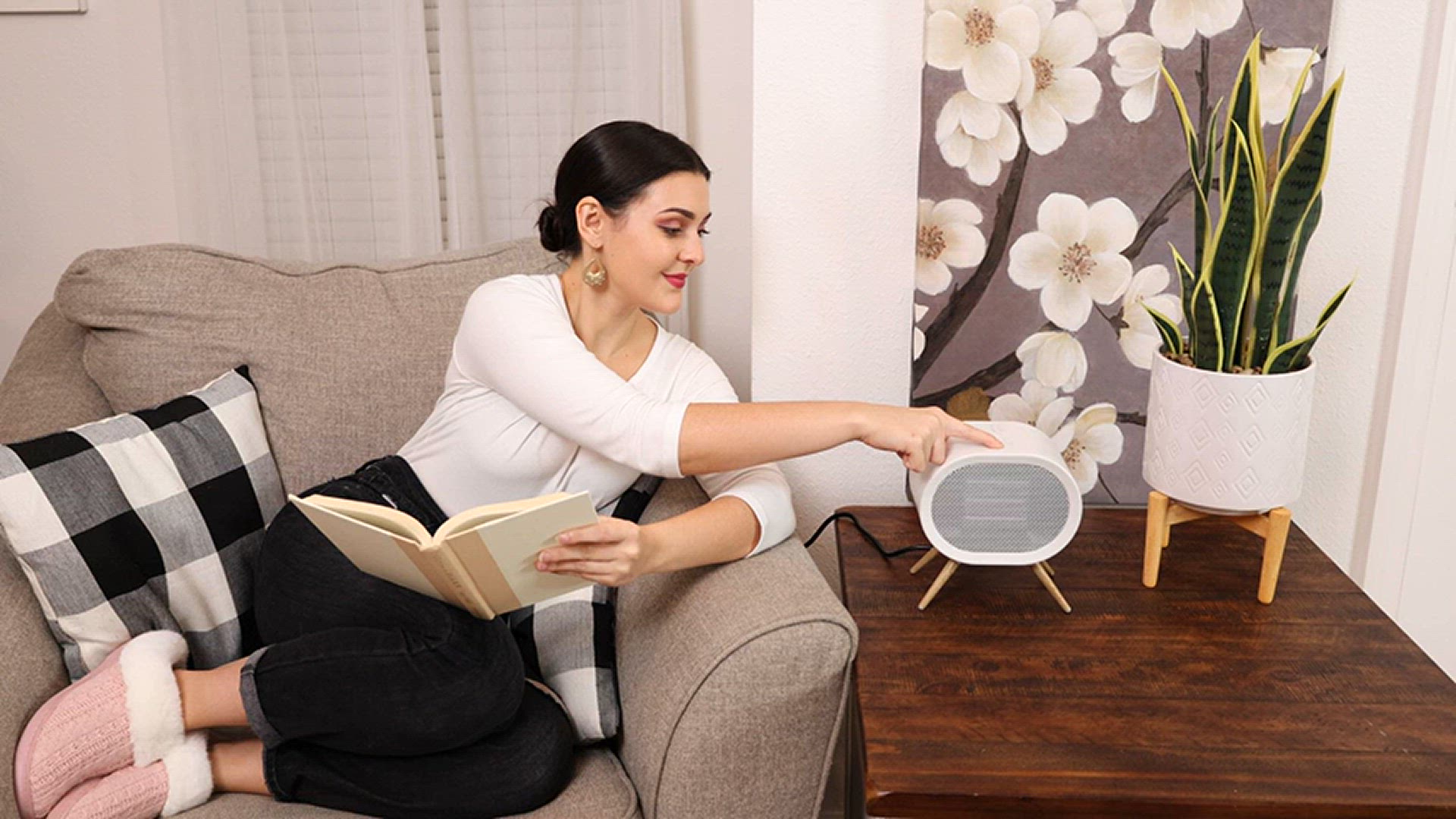 'Video thumbnail for BabyExo Small Space Heater for Indoor Use, 1000W PTC Fast Heating Ceramic Electric Room Heaters '