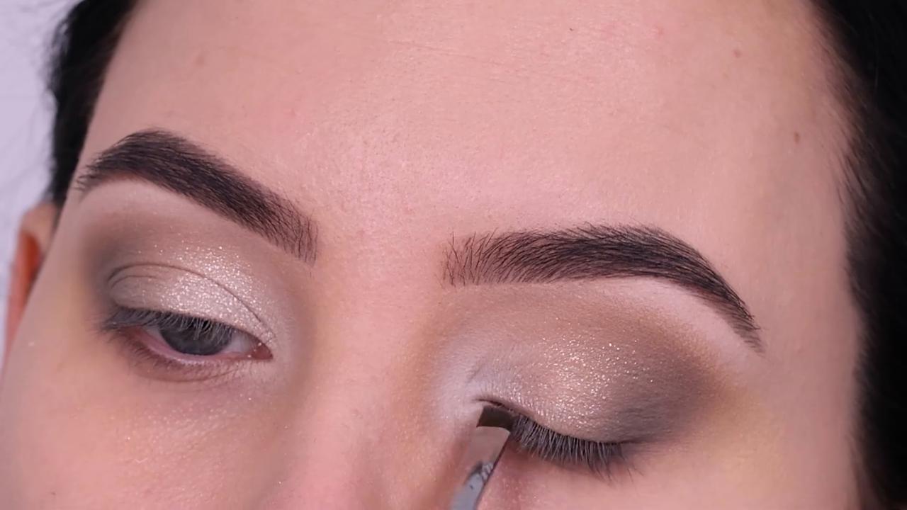 Video thumbnail for Soft Sparkly Glam Eye Makeup Tutorial | Holiday Makeup
