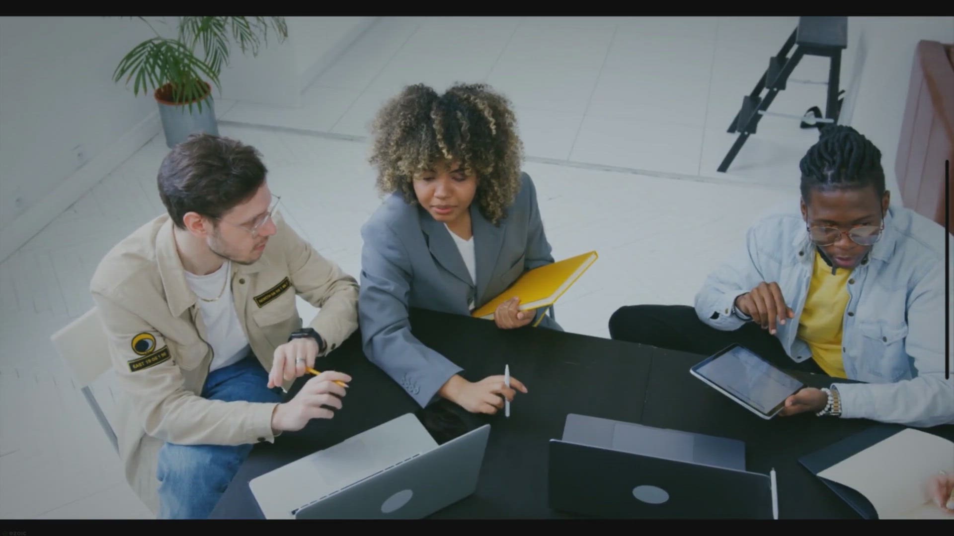 Video thumbnail for Top 10 Cities EVERYONE is MOVING TO in America in 2024