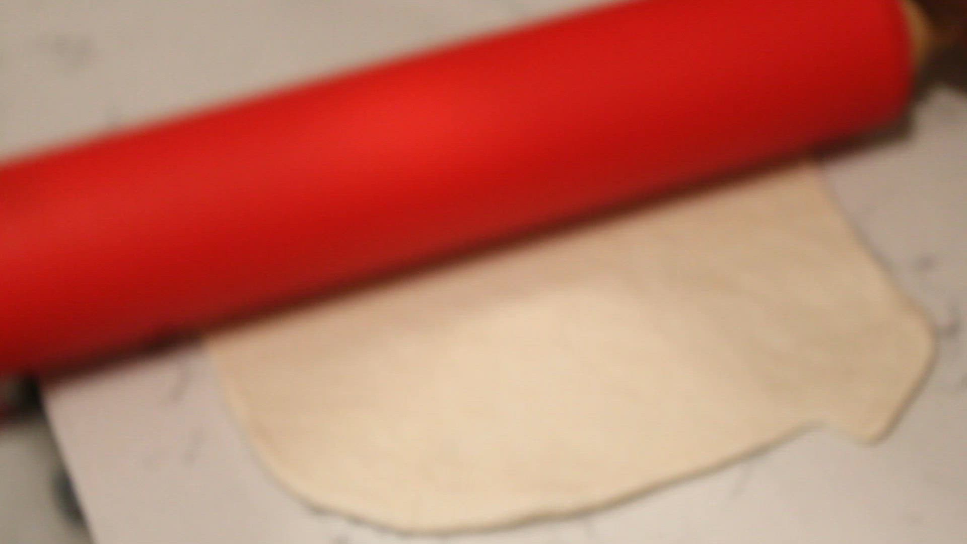 Video thumbnail for Dough filled with a spicy meat mixture