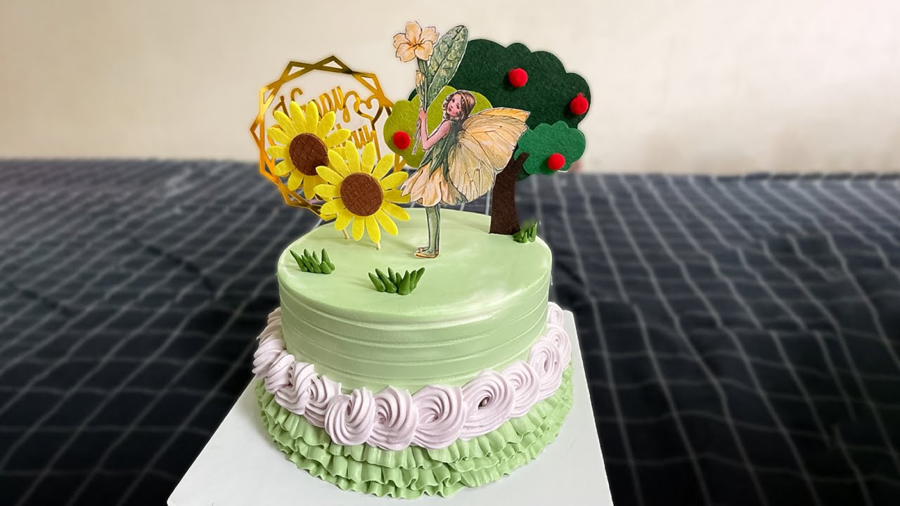 Video thumbnail for Fairy birthday cake decoration for baby