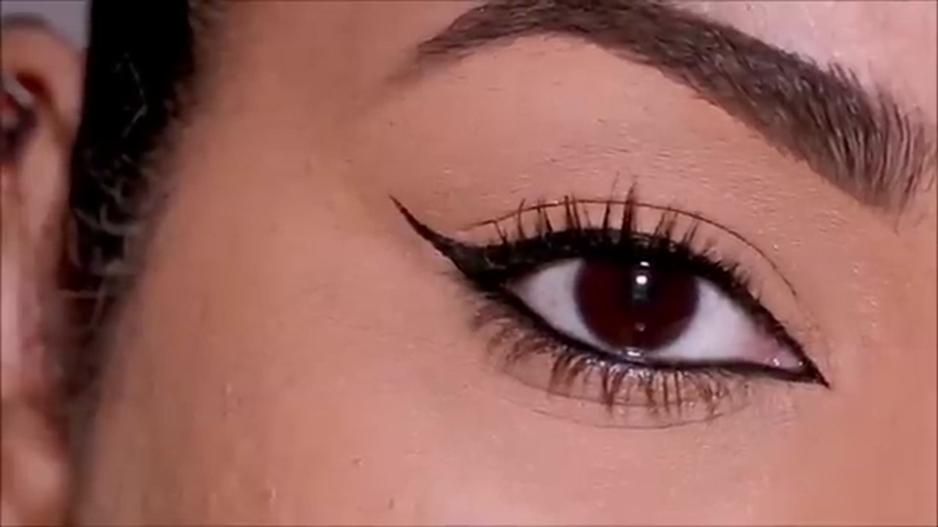 Video thumbnail for In Just 3 Minutes: Perfect Thin Eyeliner & Graphic Liner Art!