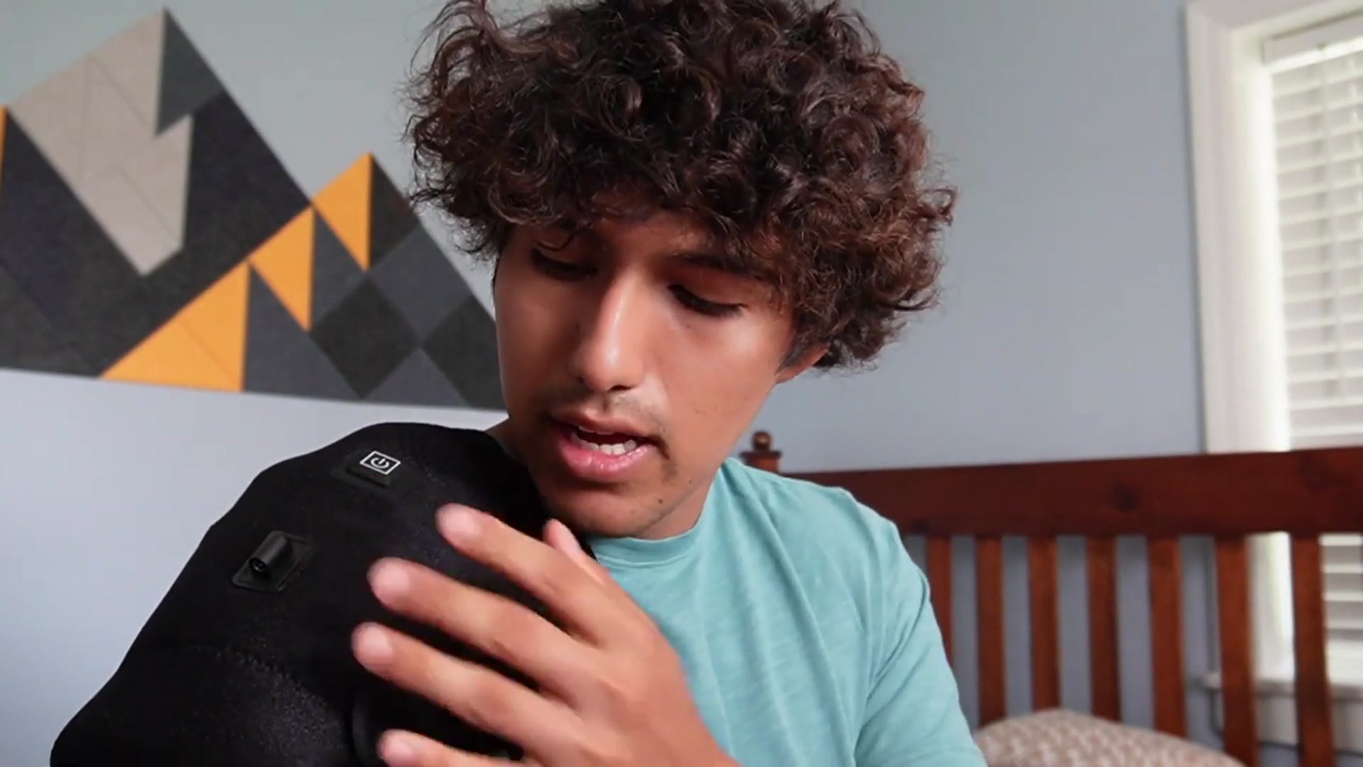 'Video thumbnail for Jade Heated Shoulder Wrap for Rotator Cuff Review'