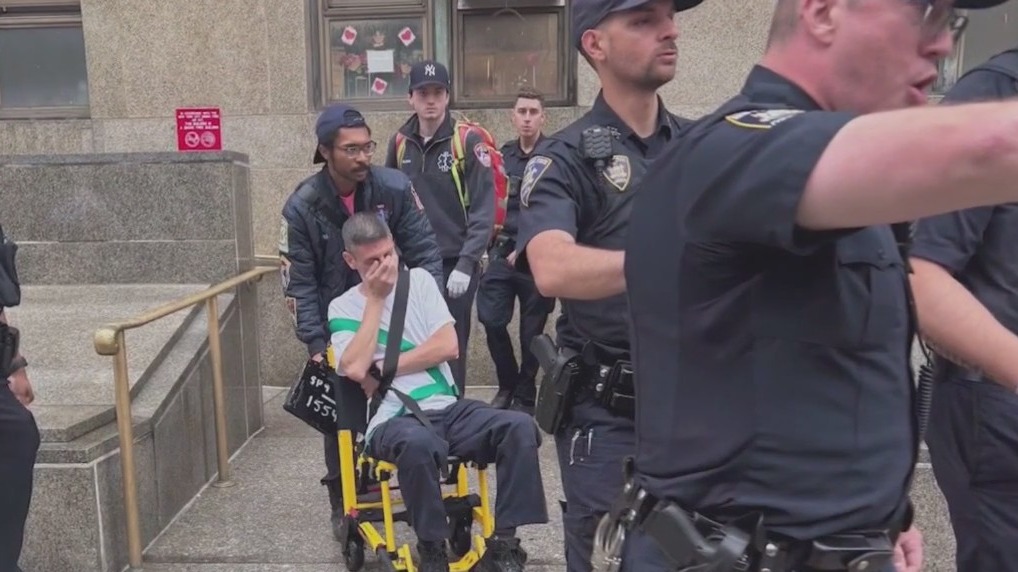 'Video thumbnail for 2 court officers stabbed at NYC courthouse'