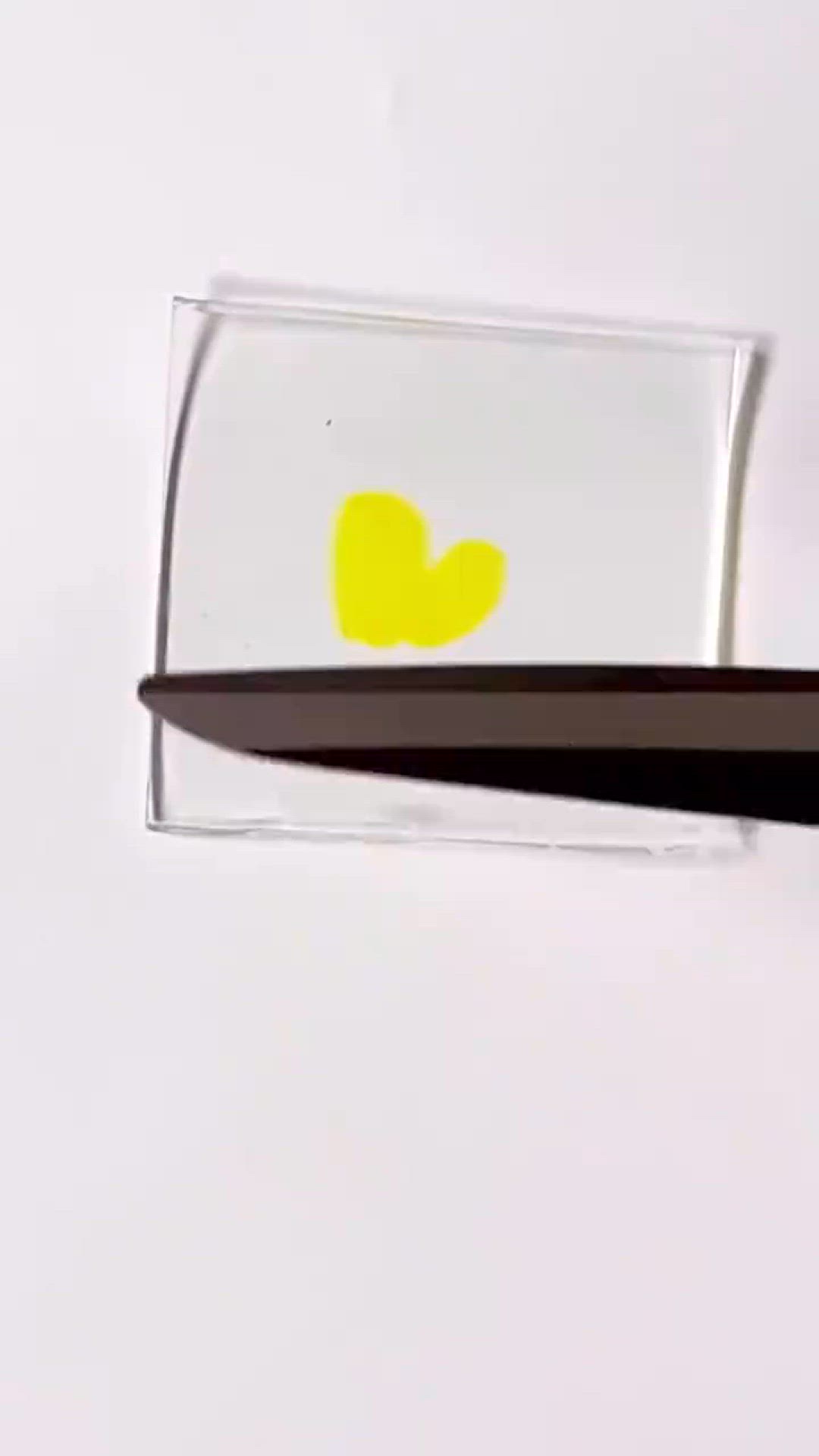 Video thumbnail for A Palm-Sized Squishy Nano Tape Duck Toy