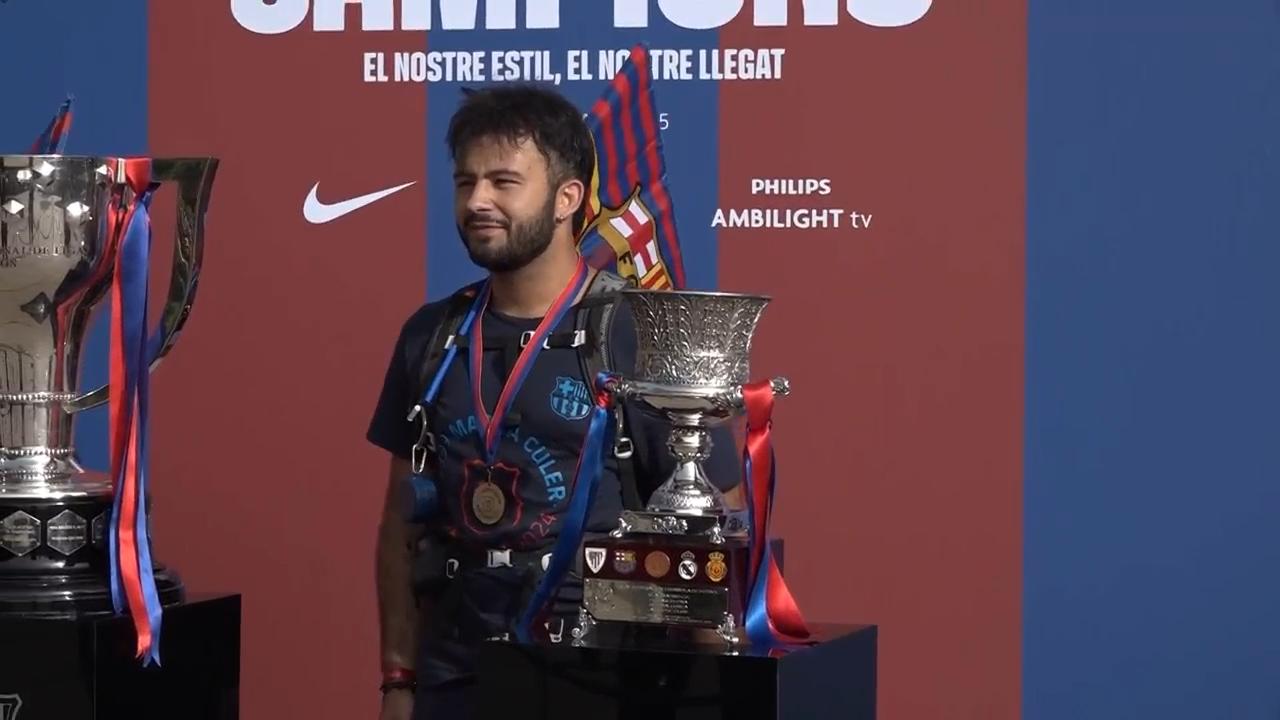 'Video thumbnail for President and fans of Barcelona offer trophies up to the Virgin Mary of Montserrat'
