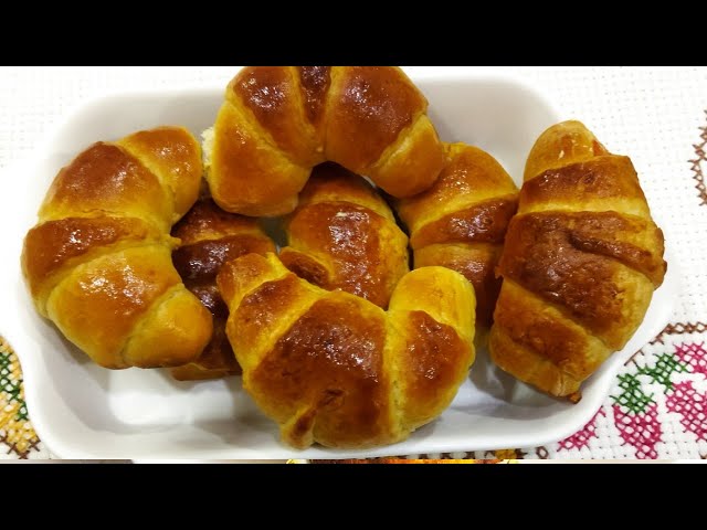 Video thumbnail for Croissants easy and simple/flaky buttery /homemade /quick and fast/crescent roll recipe