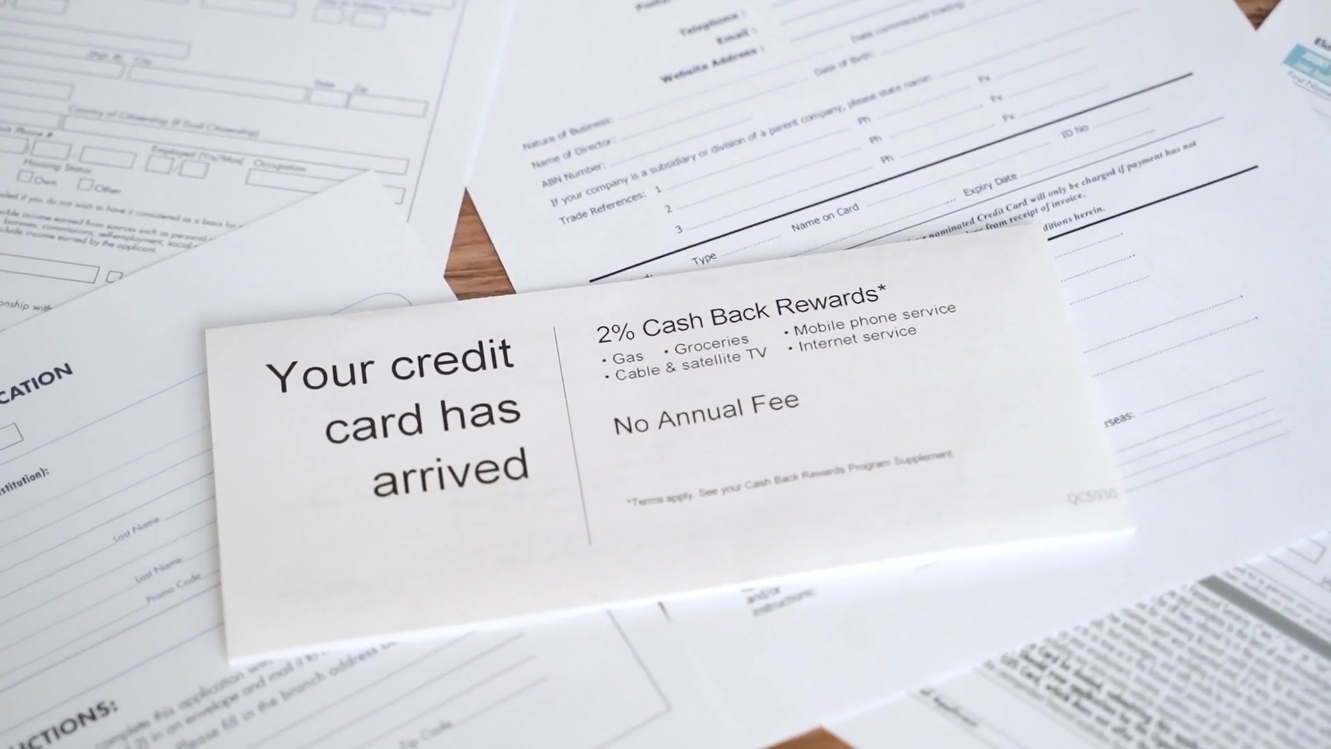 Video thumbnail for Cashback vs Rewards Cards: Choosing the Best Fit for Your Spending