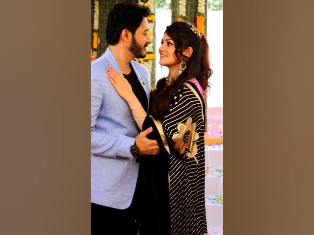 Video thumbnail for Shreyas Talpade last video romance with Karnataka Ex CM Wife Radhika Kumaraswamy Cute 🥰🥰