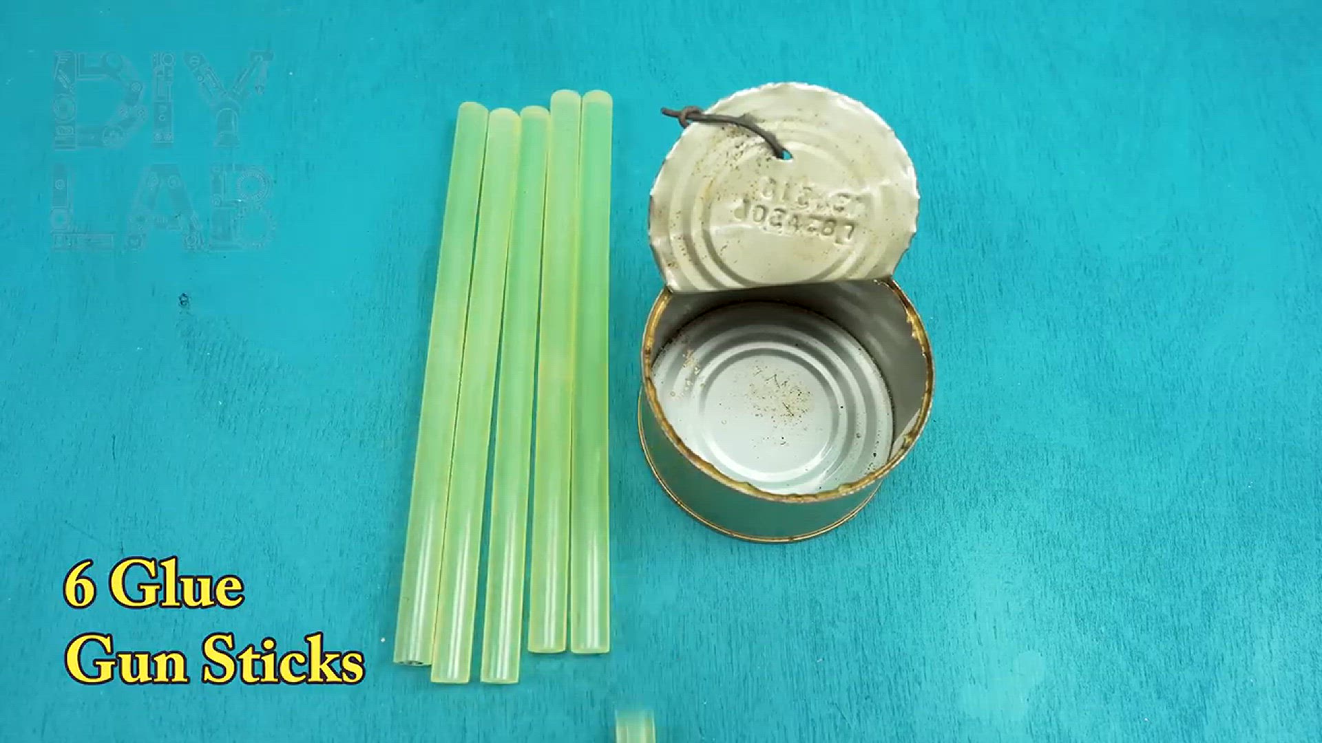 'Video thumbnail for Few people know about this application of glue sticks! Great DIY idea!'