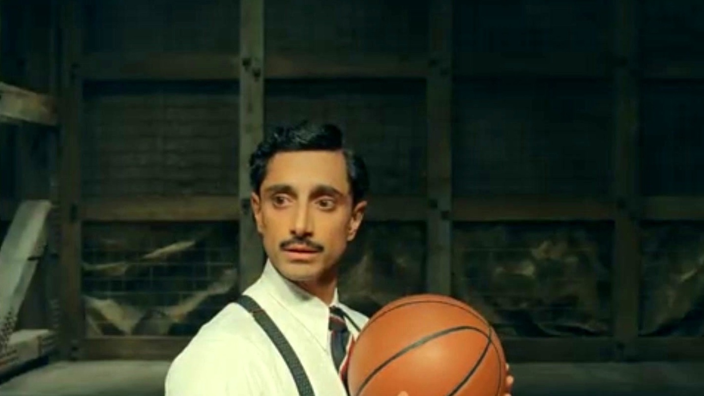 'Video thumbnail for The Phoenician Scheme: Classic Backhand Layup'
