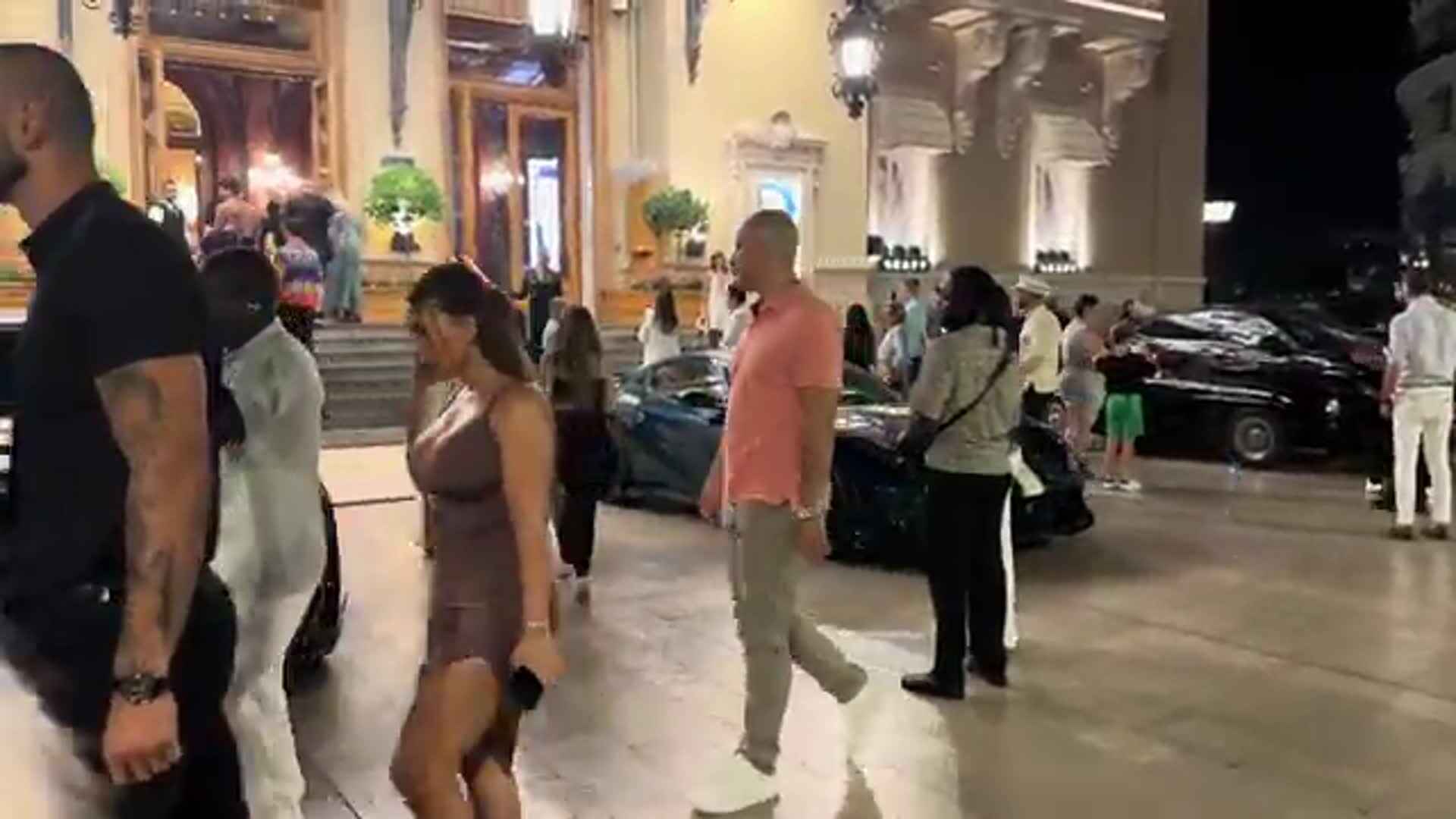 Video thumbnail for Monaco 2025: Celeb & Royal Fashion Secrets – Street Style of the Ultra‑Rich