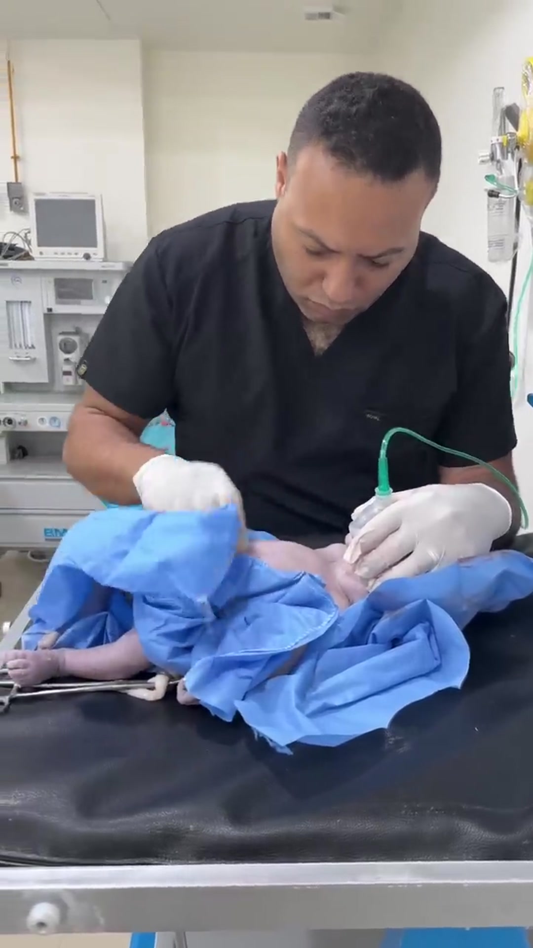 Video thumbnail for baby back to life(720P_HD)