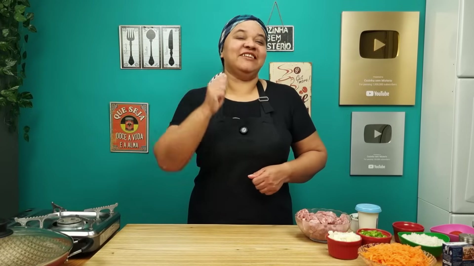 Video thumbnail for Almoço COMPLETO e RÁPIDO_ Arroz de Forno Simples FÁCIL e DELICIOSO Pronto EM MINUTOS não Sobra Nada_(720P_HD)